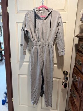 WeWoreWhat Gray Hooded Zip-Front Jumpsuit XS